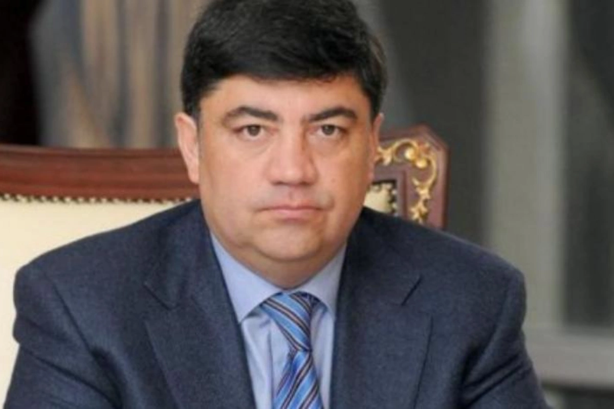 Ramiz Mehdiyevin kürəkəni polisi döyən deputat haqqında danışmaq istəmədi