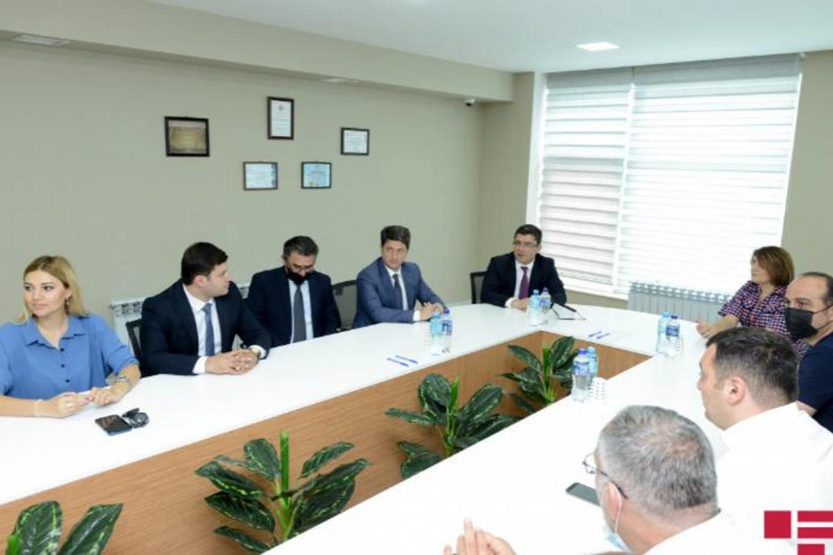 “Media haqqında” qanun layihəsi “APA Group”-da müzakirə olundu — FOTOLAR