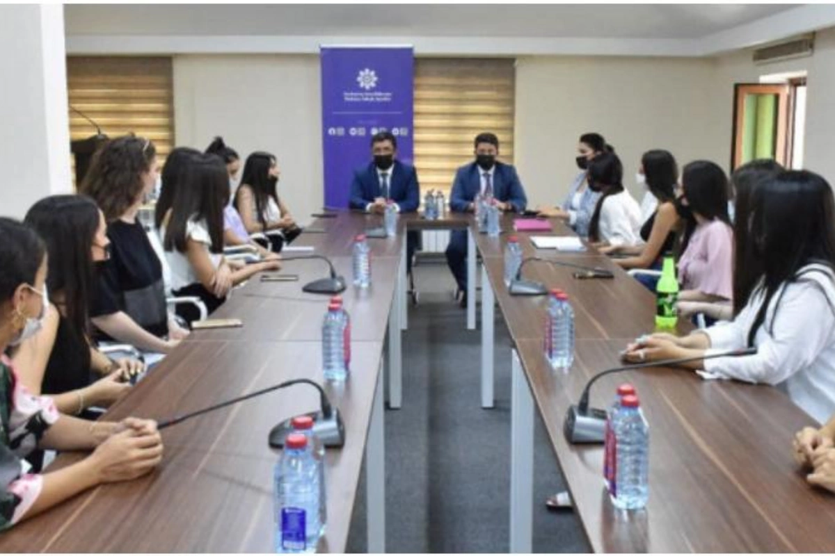 Medianın İnkişafı Agentliyində “MEDİA könüllüləri” ilə görüş keçirildi — FOTOLAR