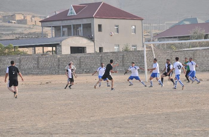 Abşeronda şəhidlərin xatirəsinə futbol turniri keçirildi — FOTOLAR Abşeronda şəhidlərin xatirəsinə futbol turniri keçirildi — FOTOLAR