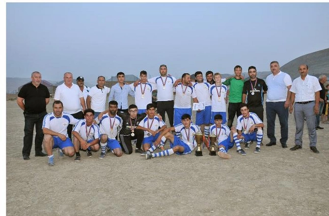 Abşeronda şəhidlərin xatirəsinə futbol turniri keçirildi — FOTOLAR Abşeronda şəhidlərin xatirəsinə futbol turniri keçirildi — FOTOLAR