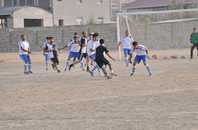 Abşeronda şəhidlərin xatirəsinə futbol turniri keçirildi — FOTOLAR Abşeronda şəhidlərin xatirəsinə futbol turniri keçirildi — FOTOLAR