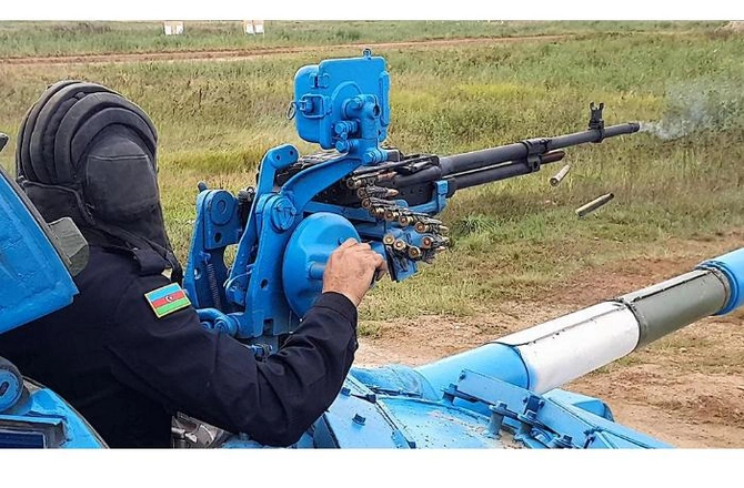 Tankçılarımız niyə atəş açdı? - FOTO