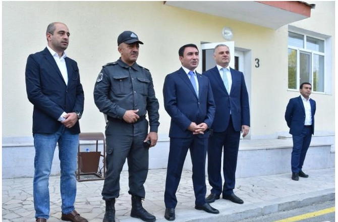 28 il sonra Şuşada evinə ağlayaraq girdi - FOTOLAR