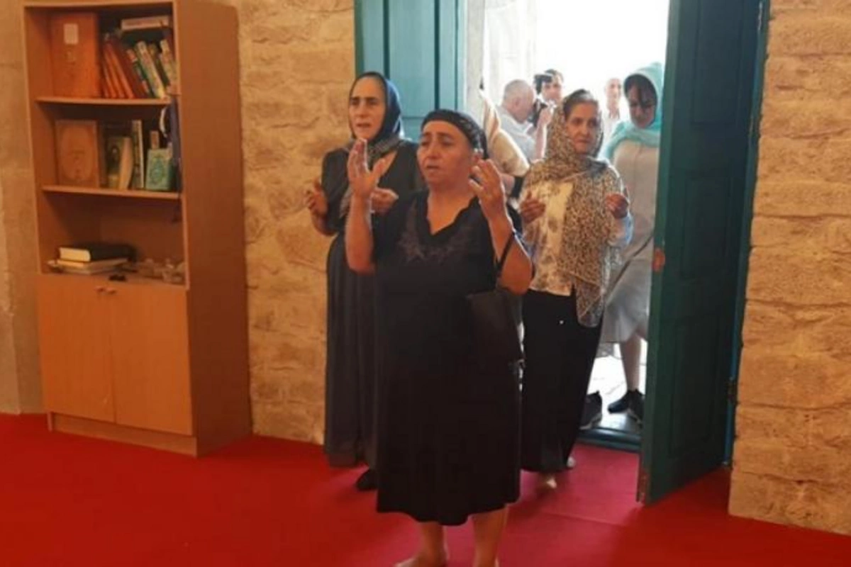 Şuşalılar Yuxarı Gövhər Ağa məscidində namaz qıldılar — FOTOLAR