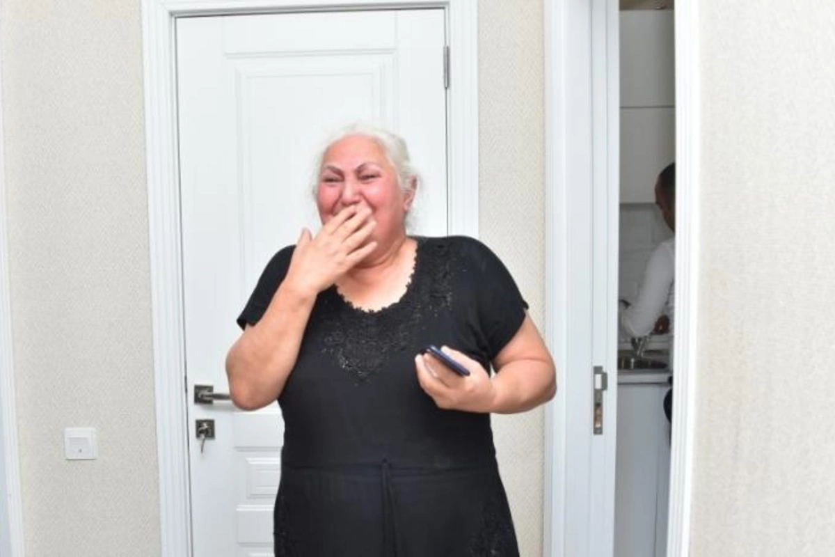 28 il sonra Şuşada evinə ağlayaraq girdi - FOTOLAR
