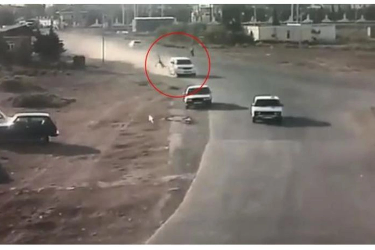 Bakıda “Prado” piyadanı vurub öldürdü, daha sonra üç maşına çırpıldı — ANBAAN VİDEO