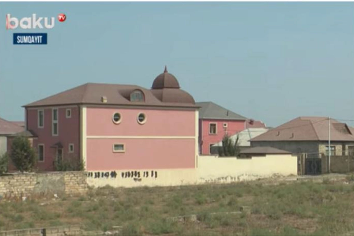 Vətəndaş Əmlak Komitəsindən sənədini ala bilmir — VİDEO