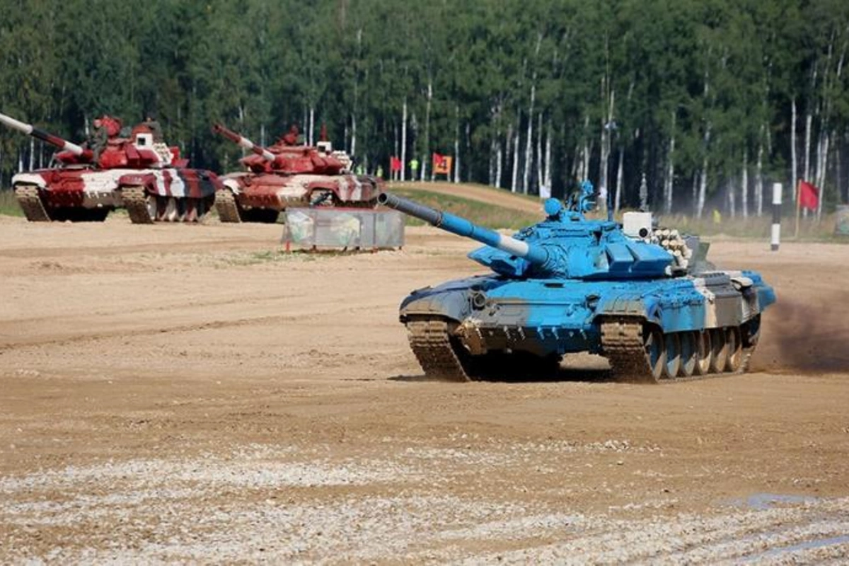 Hərbçilərimiz “Tank biatlonu” müsabiqəsində ilk yarışa başladılar — FOTOLAR