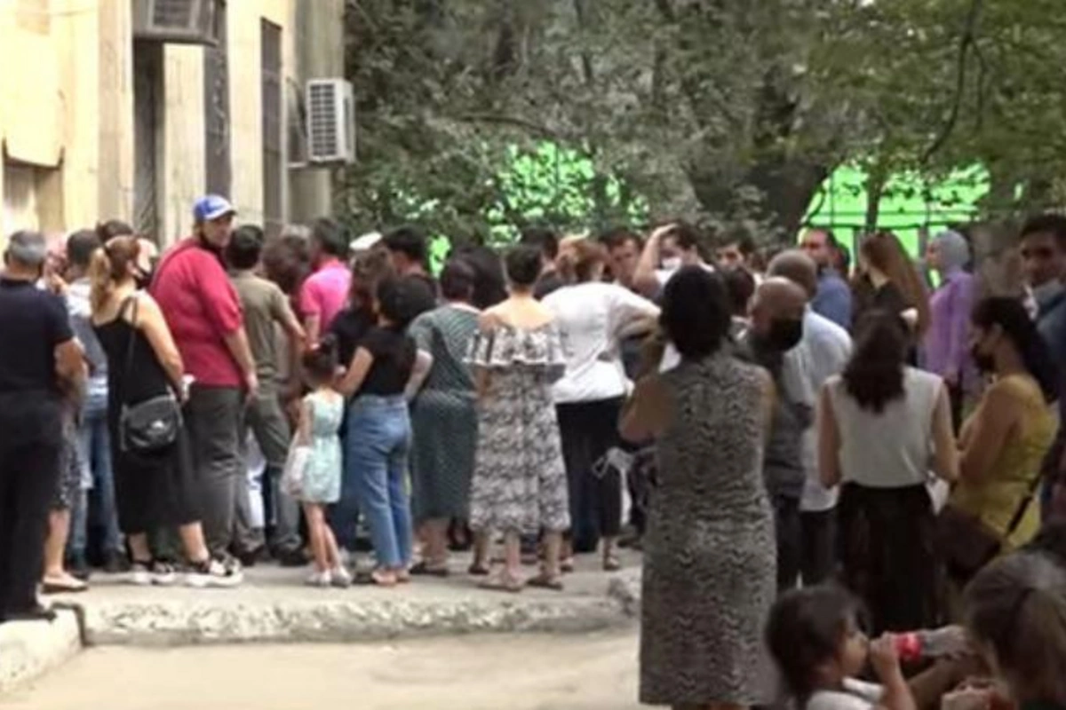 Poliknikalarda yaranan sıxlıqla bağlı səhiyyə nazirliyi açıqlama yaydı — VİDEO