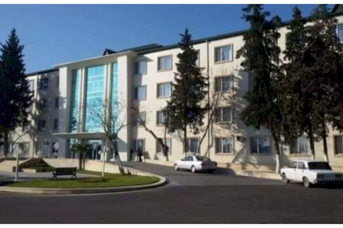 Koronavirusa yoluxmuş şəxsin xəstəxanadan çıxarılmasına MÜNASİBƏT — FOTO