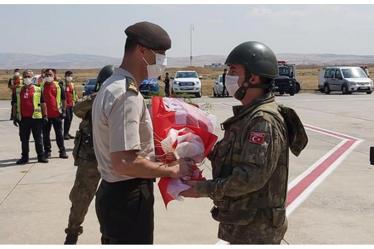 Bir qrup türkiyəli hərbçi ölkəyə qayıtdı