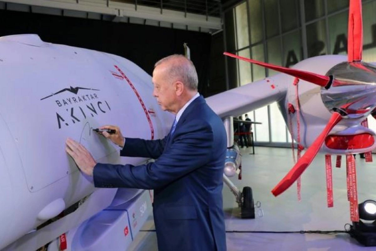 Türkiyə “Akıncı” pilotsuz hücum aparatı təqdim edilib