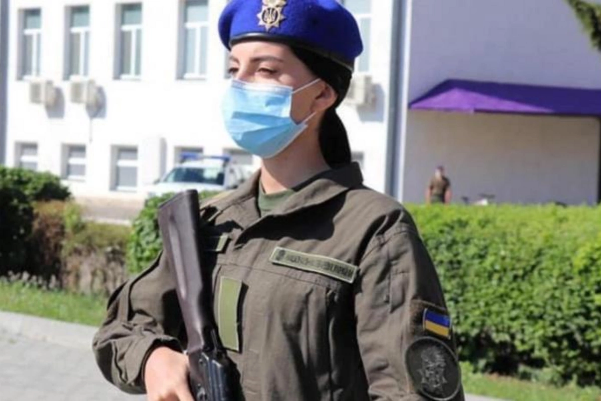 Ukraynada hərbçi qadın soydaşımız: Qadınların hərbçi olmaq üçün daha üstün keyfiyyətləri var
