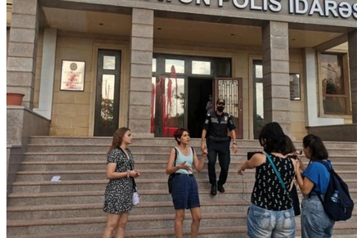 Azərbaycanda qadın qətlləri kimə sərf edir? — Polisə, yoxsa radikal müxalifətə...