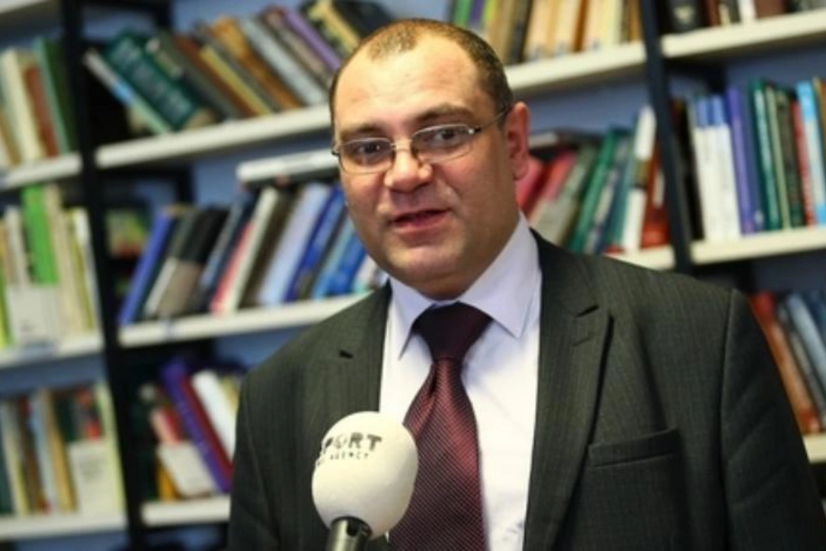 Rusiyalı ekspert: Paşinyan gündəmdən düşməmək üçün təxribatlara əl atır