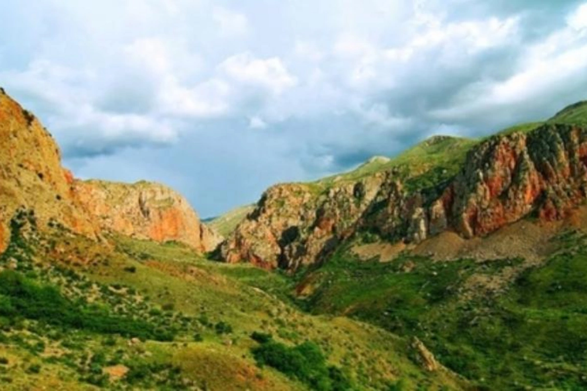 Moskva elə etmək istəyir ki, nə Bakı ondan üz çevirsin, nə də İrəvan ondan əlini üzsün”