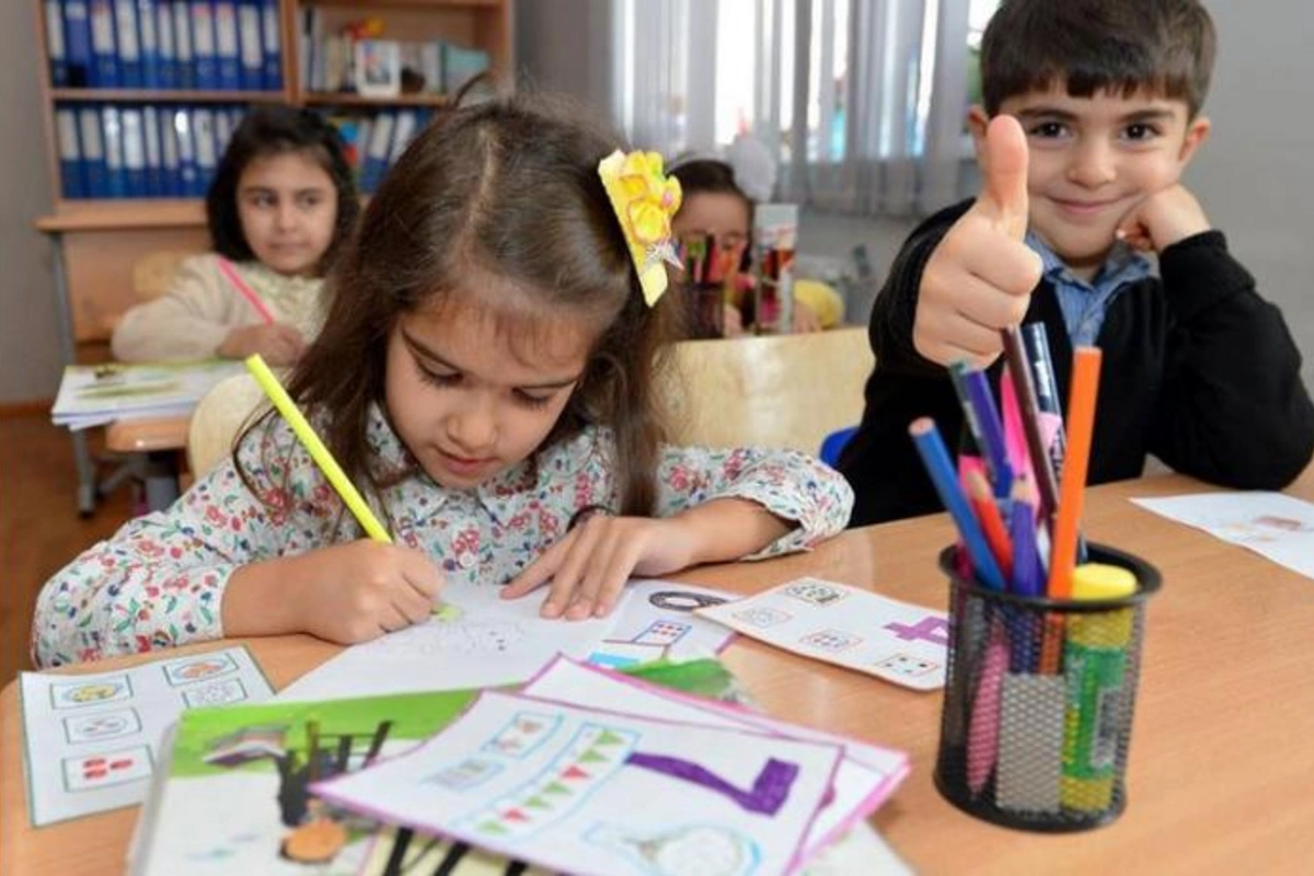Deputat: Məktəblərin bağlanması gündəmə gələ bilər