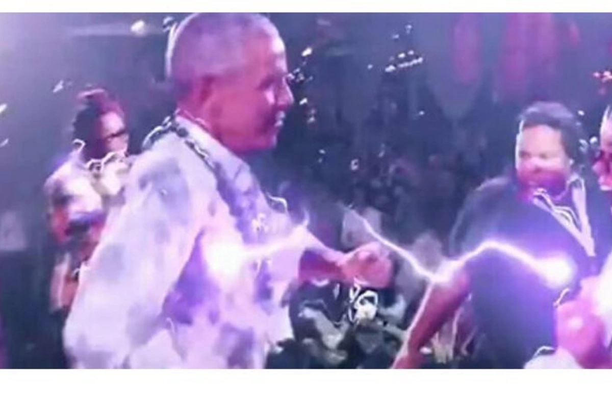 Obama karantin qaydalarını belə pozdu — VİDEO