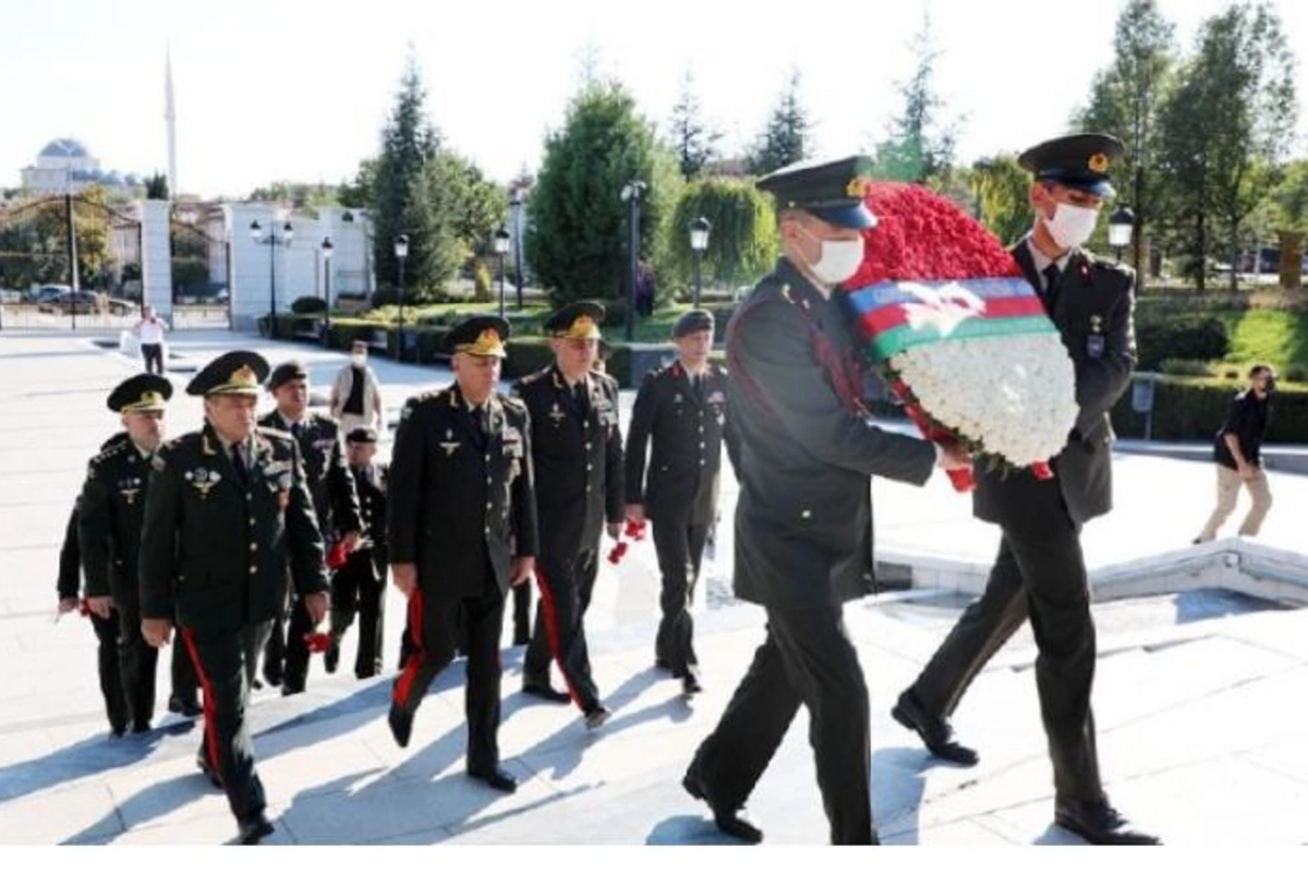 Kərim Vəliyev Ankarada Heydər Əliyev Parkını ziyarət etdi — FOTO