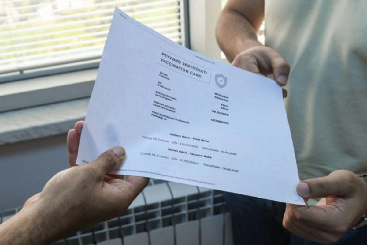 250 manata saxta vaksin sənədi satan həkimlərə cinayət işi açıldı