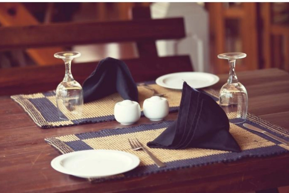 Saatlıda gecə işləyən kafe aşkarlandı
