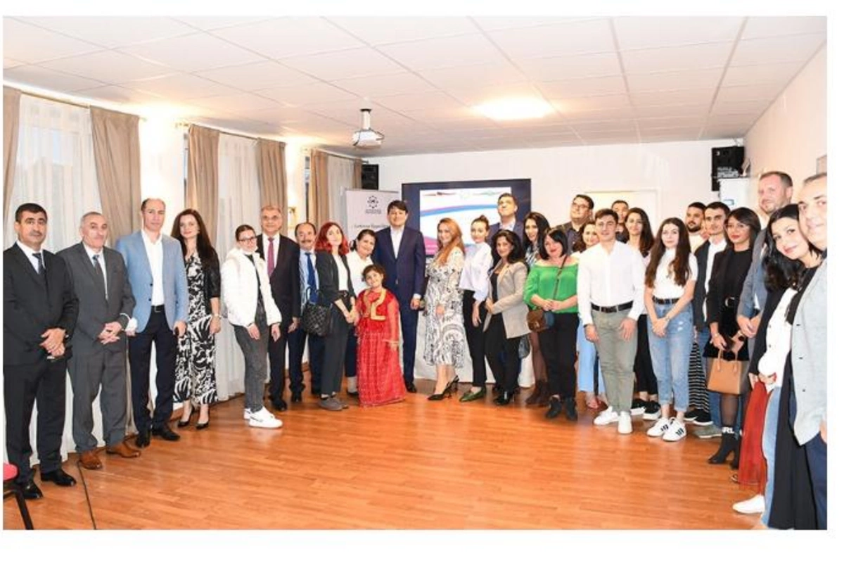 Diaspor Komitəsinin sədri Almaniyada yaşayan azərbaycanlılarla görüşdü — FOTOLAR