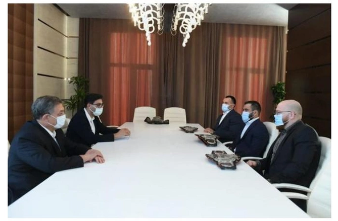 Nazir müavini sağaldı — FOTO