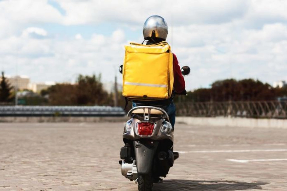Moped sürücülərindən sürücülük vəsiqəsi tələb oluna bilər