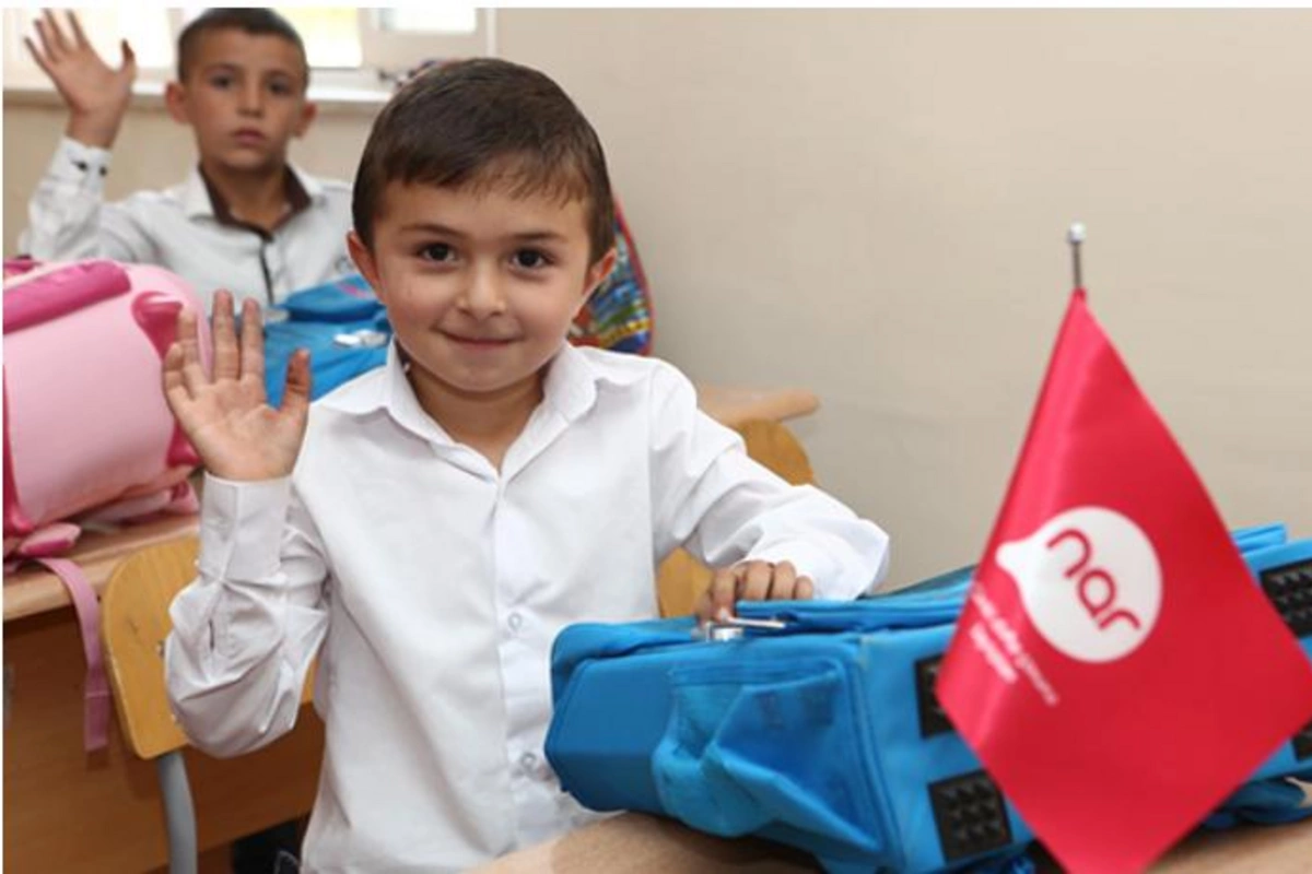 “Nar” Tərtər və Füzuli məktəblərinin birincilərini məktəb ləvazimatları ilə təmin etdi — FOTOLAR