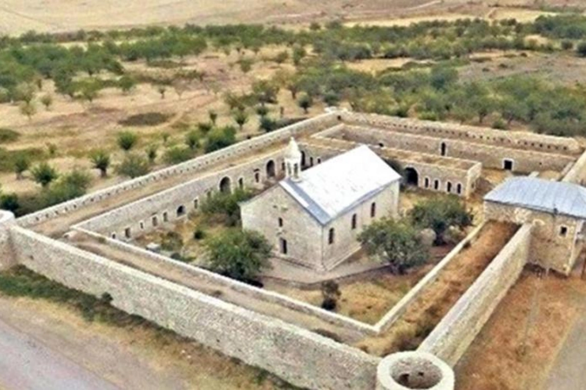 Hərbçilərimiz Amaras monastrından qondarma bayrağı sökdürdü