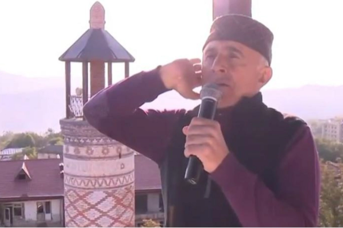 Alim Qasımov Şuşada azan oxudu — VİDEO