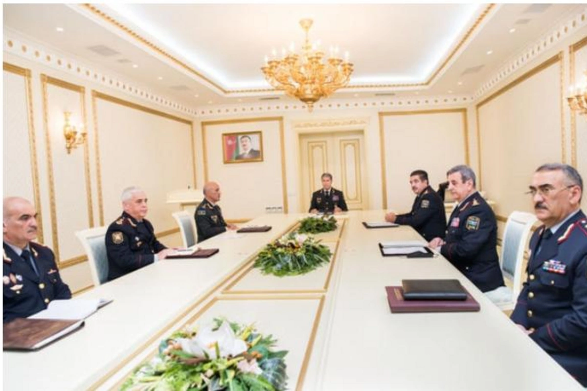Vilayət Eyvazov iclas keçirdi