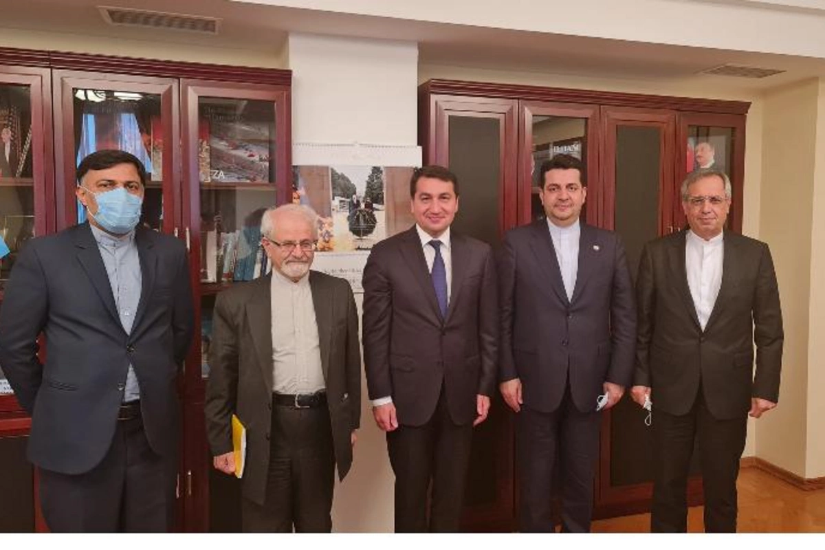 Hikmət Hacıyev İran xarici işlər nazirinin müavini ilə görüşdü