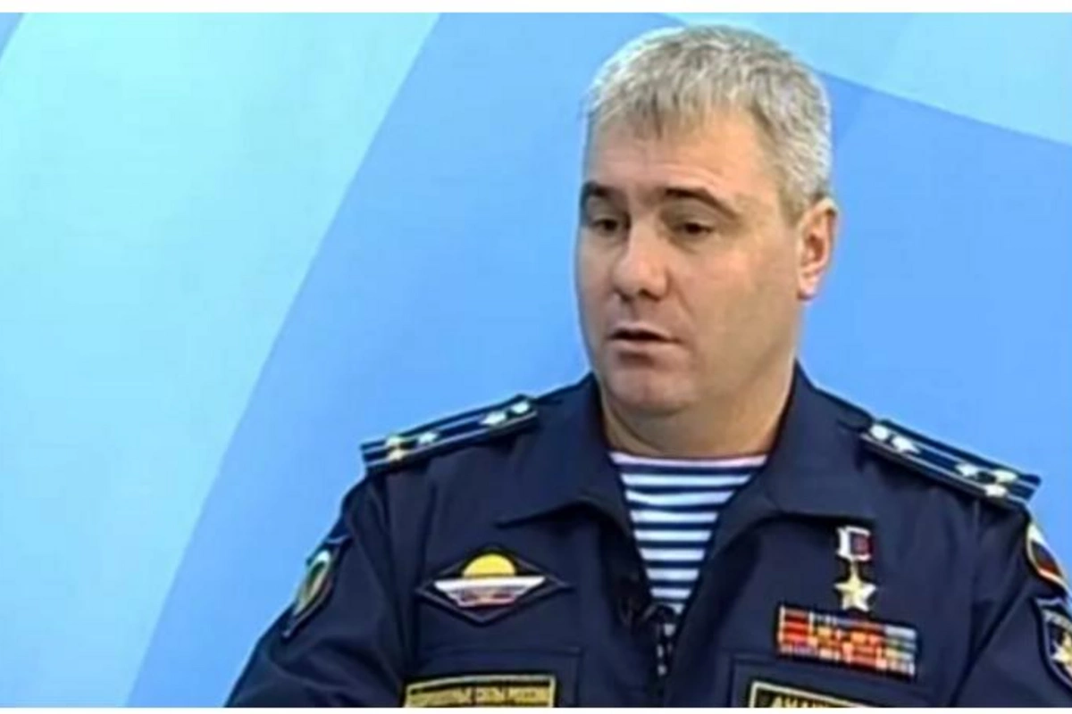 Putinin dəfələrlə təltif etdiyi yeni komandan... — Dosye