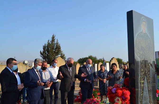 Anım günü münasibətilə Füzulidə şəhid məzarları ziyarət edildi — FOTOLAR