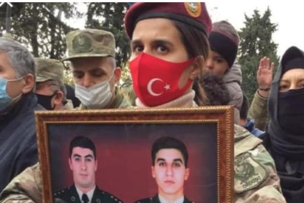 Prezidentin yürüşdə həyat yoldaşımın fotosunu daşıdığını görəndə çox təsirləndim