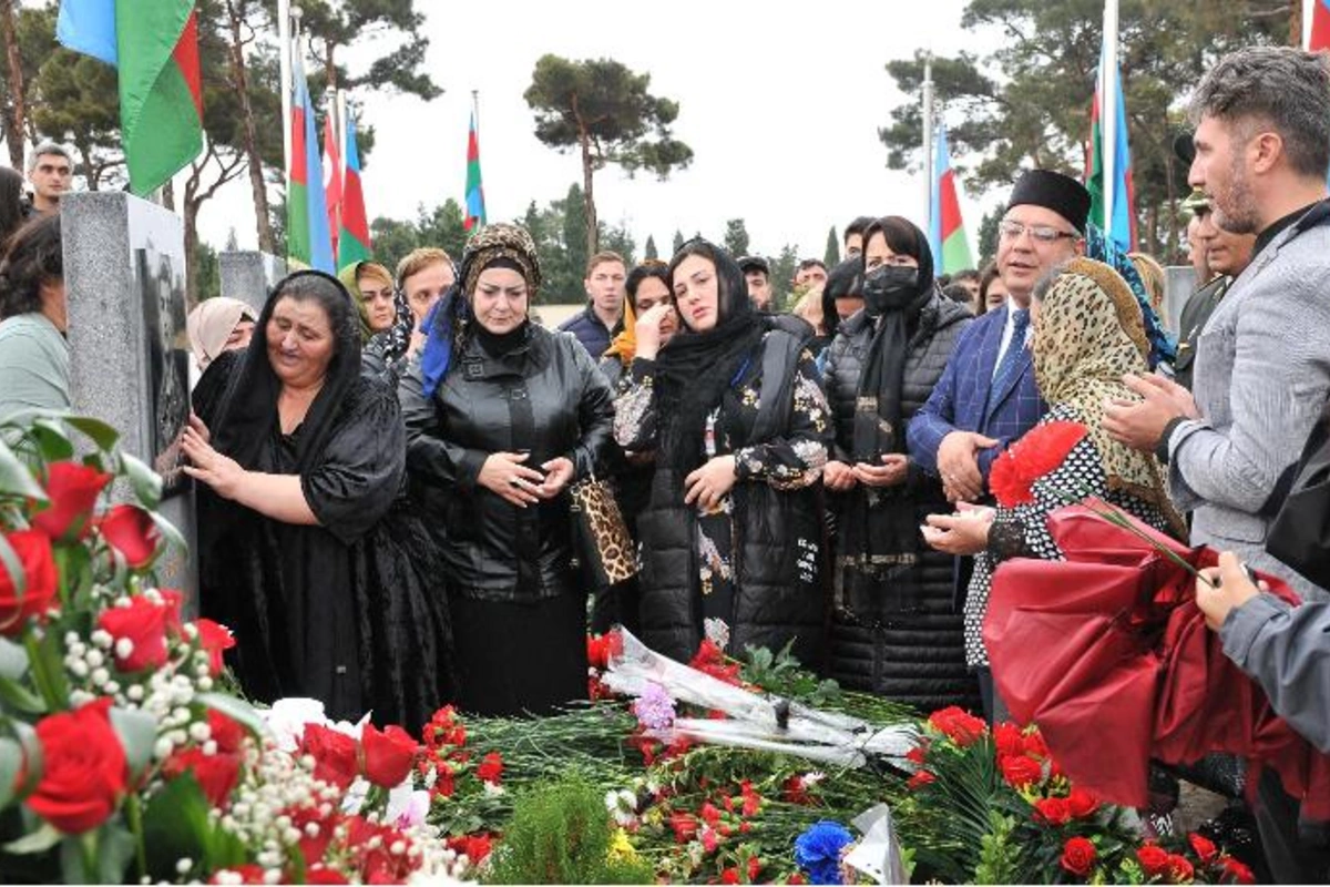 Abşeronda üç şəhidin il mərasimi keçirildi — FOTO