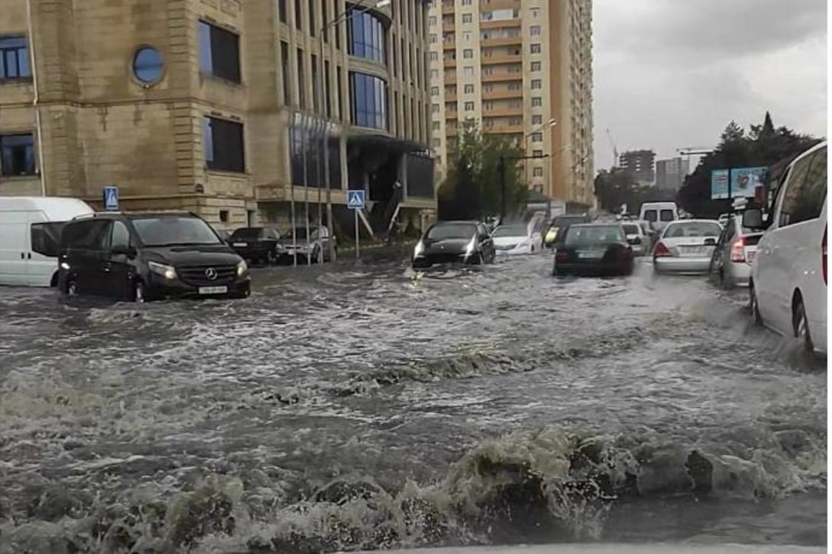 FHN Bakıdakı subasmalarla bağlı məlumat yaydı — VİDEO