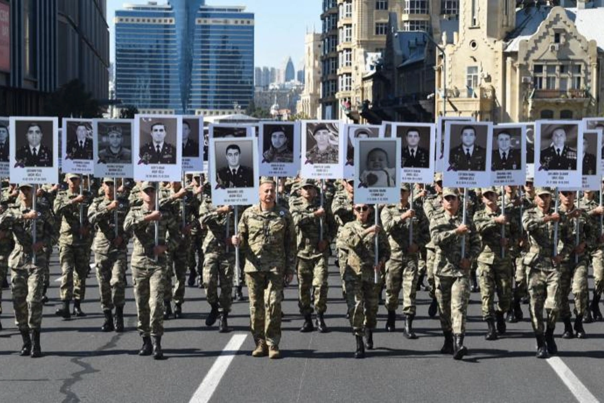 Anım günündə Prezident İlham Əliyev və Birinci xanım Mehriban Əliyevanın iştirakı ilə yürüş keçirildi — YAZI