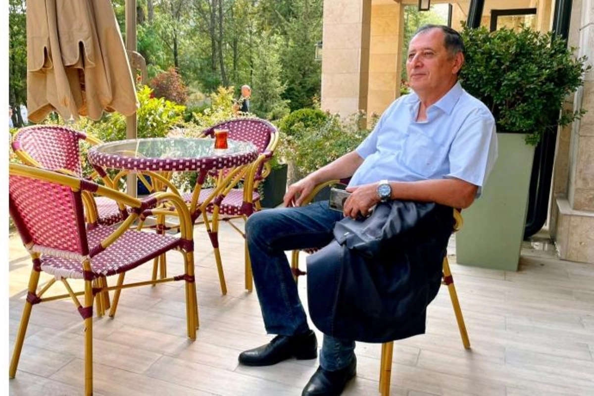 Baba Vəziroğlu: “Onların gözündə həmişə yaltaq adam olmuşam”