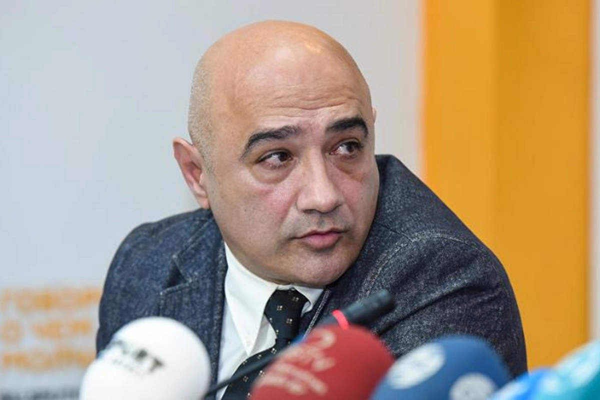 Politoloq: “Fransa Ermənistanla sülh müqaviləsinin imzalanmasının əksinə hərəkət edir”