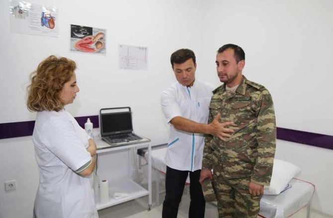 Ukraynalı həkimlər qazilərimizi müayinə etdi — FOTOLAR