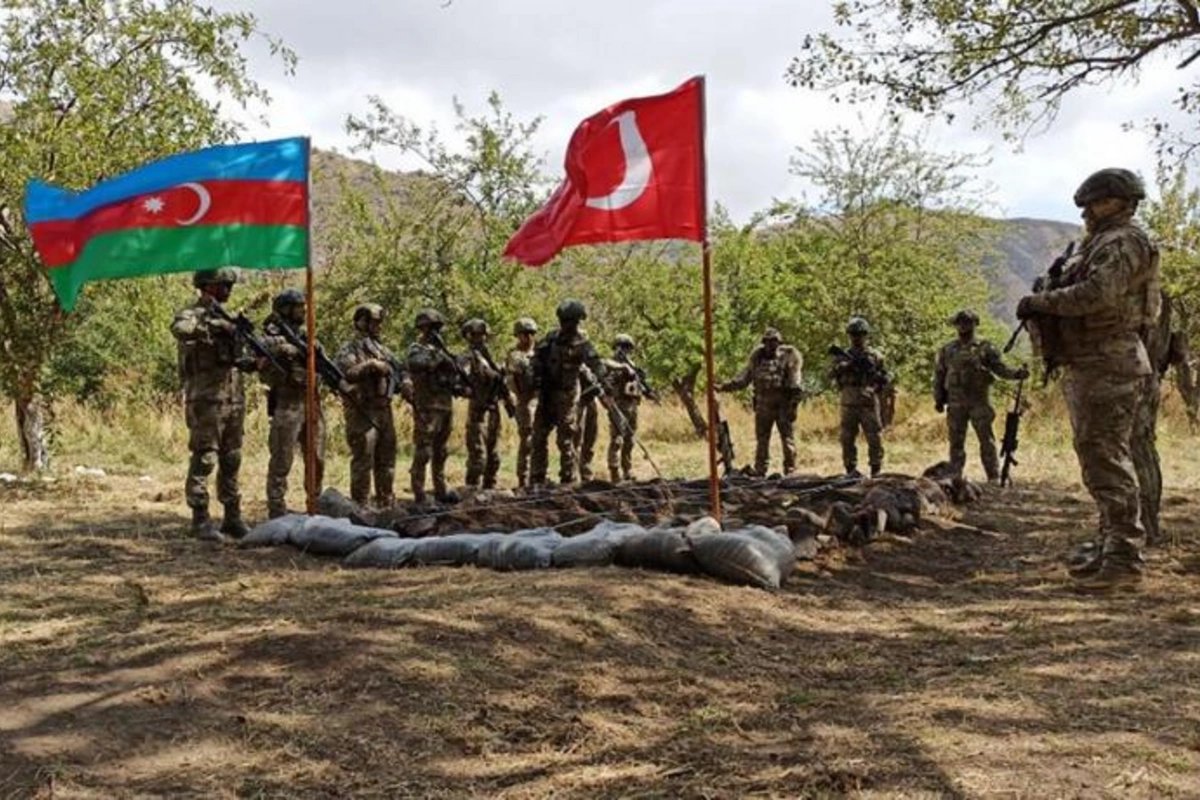Türkiyə hərbçiləri Laçında — FOTOLAR