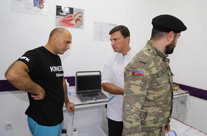 Ukraynalı həkimlər qazilərimizi müayinə etdi — FOTOLAR
