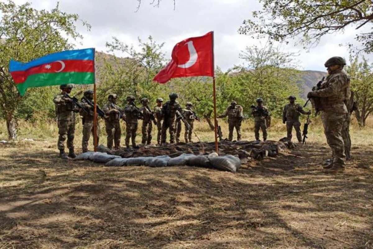 POLİTOLOQ: Türk hərbi kontingenti Laçın Dəhlizinin bir addımlığında dayanıb