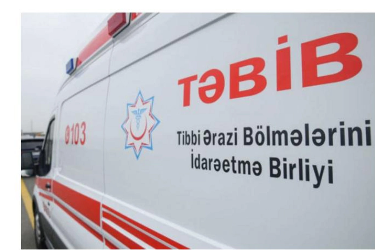 Bakıda təcili yardım maşını aşdı — Hadisə yerindən görüntülər