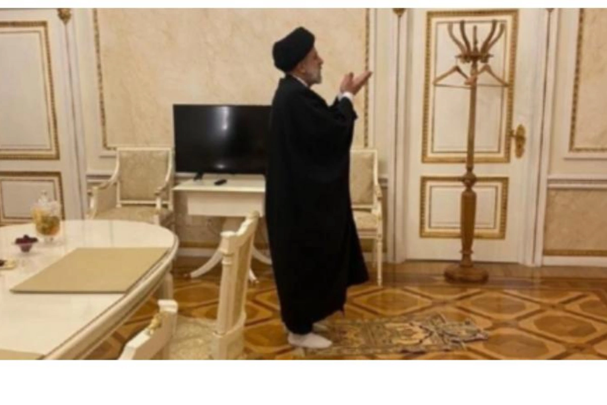 İran prezidenti Kremldə namaz qıldı — FOTO