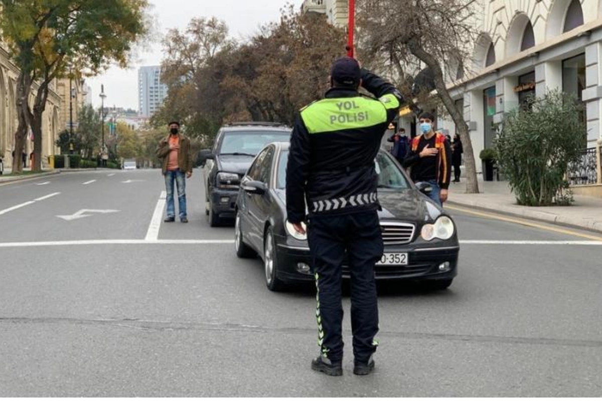 Azərbaycanda şəhidlərin xatirəsi bir dəqiqəlik sükutla yad edildi