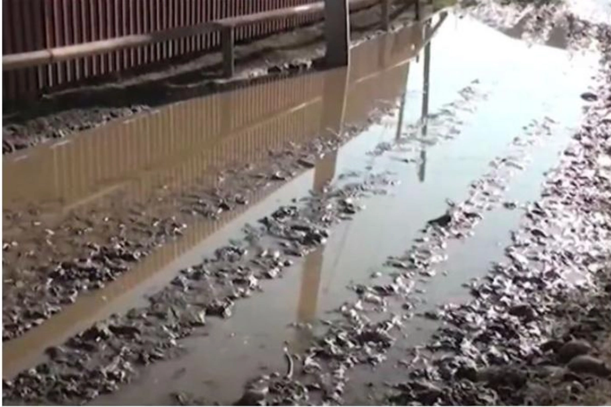 Altı kəndi birləşdirən palçıqlı yol — VİDEO